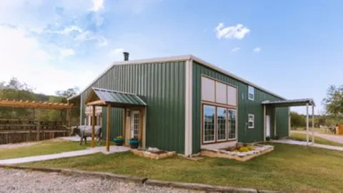 Lodge — image 1 of 1
