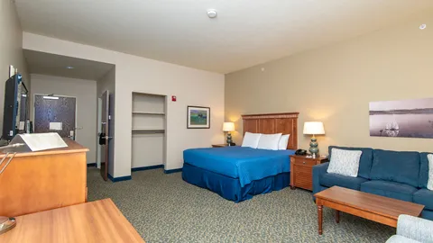 1 King Bed ADA — image 6 of 6
