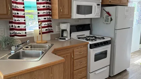 Rental RV F4 — image 2 of 6