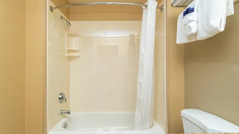 Connecting Suite — image 4 of 4