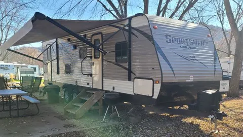 Rental Camper - Sleeps 6 — image 1 of 2
