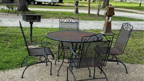 Premiere - 30/50 AMP -  Concrete with Patio Pull Through RV Site — image 2 of 2
