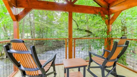Deluxe Camping Cabin (Sleeps 4) — image 9 of 9
