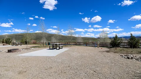 Lakefront RV Site Full Hookup 30/50 Back In — image 1 of 3