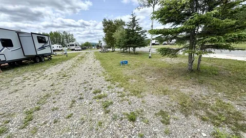 Pull-Through Full-Service Site (3 way) 50/30 amp & Water & Sewer — image 2 of 3