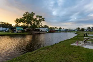 River Oaks RV Resort – photo 3