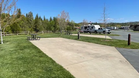 Butte Back-in Full Hook-up — image 2 of 8