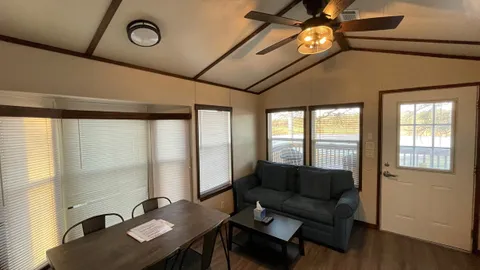 Standard Cabin — image 2 of 7