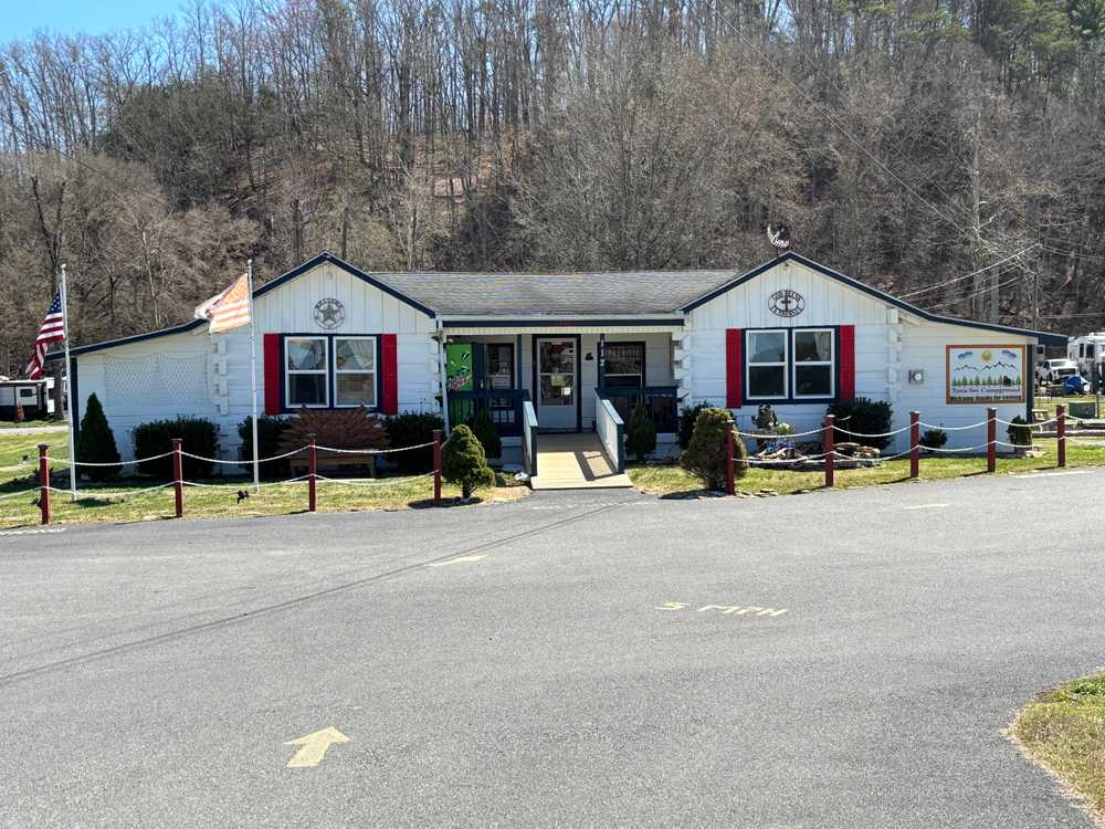 Tana-See Campground - Photo 3