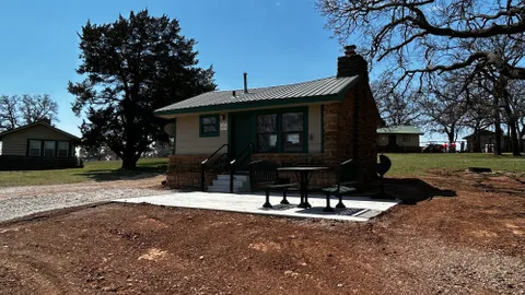 Cabins — image 2 of 10