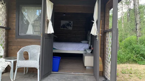 Rustic Cabin (with power) — image 2 of 8