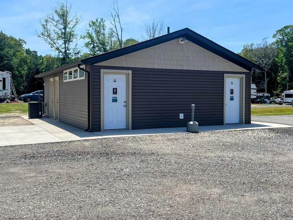 Isle of Wight Family Campground, Windsor, Virginia - Photo 3