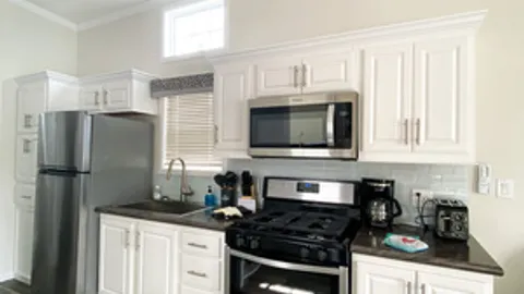 Poolside Cottage - Casino (6 Person) — image 2 of 10