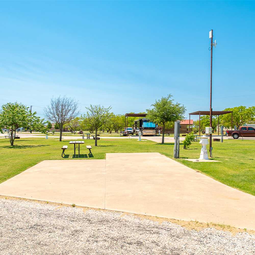 Red Carpet Back-In RV Site