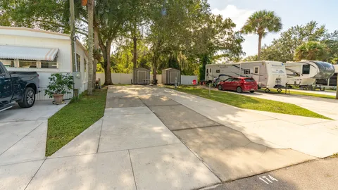 Premium Full Hookup RV Site — image 1 of 1