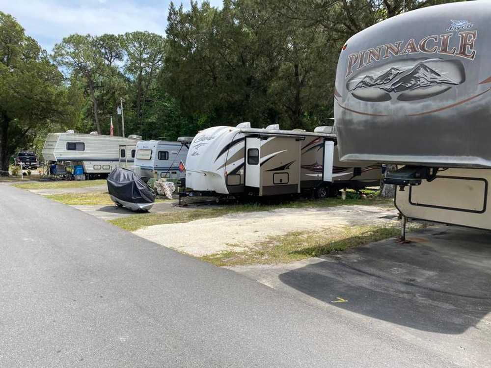 Cedar Breeze RV Park - Photo 2