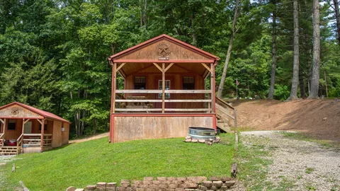 Lake Stephens: Medium Open Floor Plan Cabin — image 1 of 5
