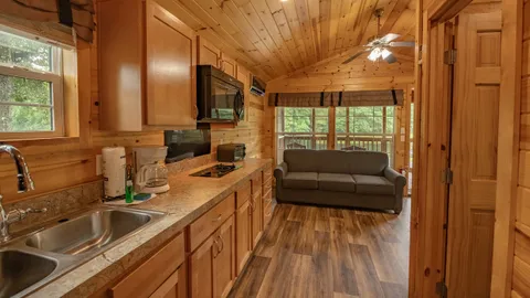 Waterfront Deluxe Cottage — image 15 of 15
