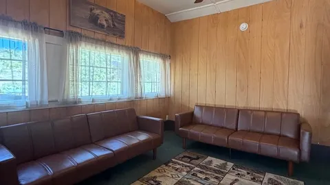 Rustic Cottage Cabin — image 2 of 7