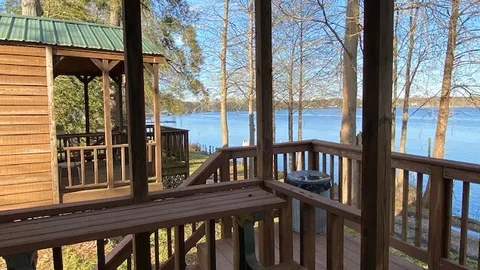 Basic Cabin — image 2 of 5