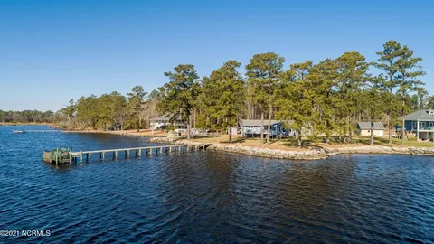 BayView Retreat 2B — image 1 of 8