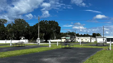 30/50 Full Hookup Black Top RV Sites — image 7 of 7