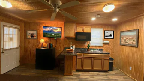 Studio Cabin — image 6 of 6
