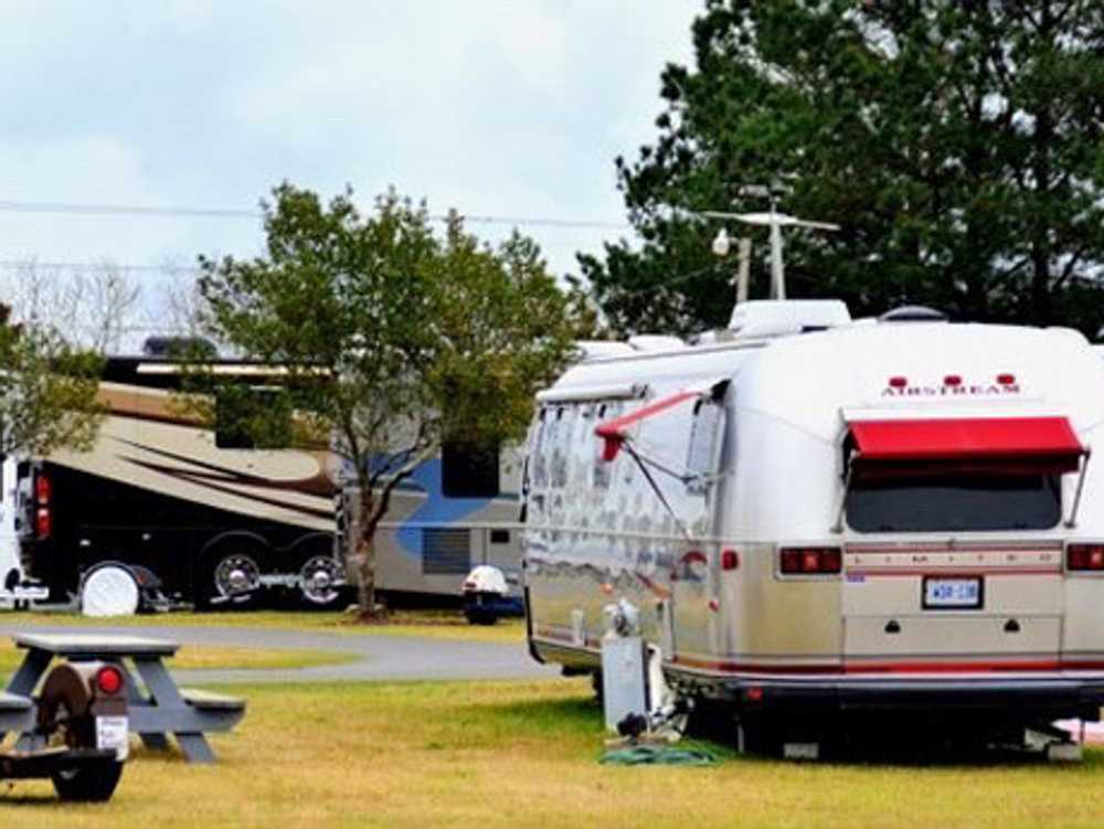 Hilltop RV Park - Photo 4