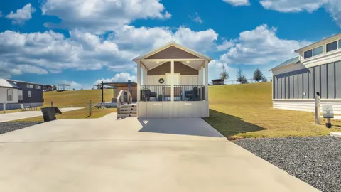 Tiny Home 97 - Vine and Dandee — image 45 of 45