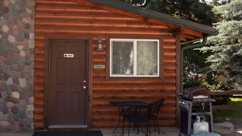Cabin 2 — image 1 of 5