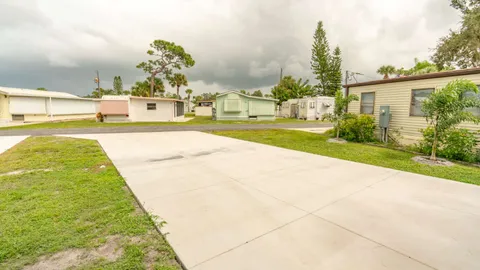 Standard Full Hookup RV Site — image 2 of 2