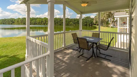 Platinum 1 Bedroom Lake View Rental — image 2 of 7