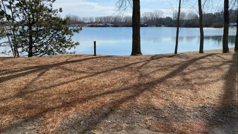 Waterfront Rustic — image 6 of 6