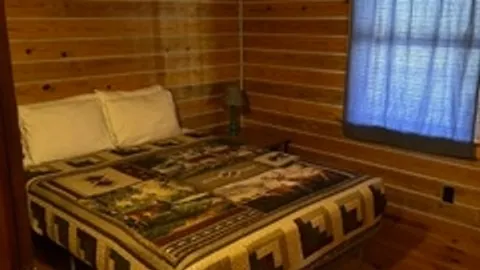 Large Cabin — image 2 of 6