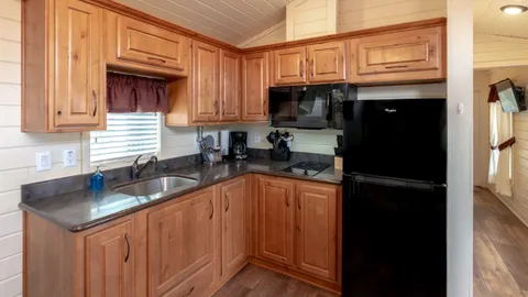 2 Bedroom Cottage — image 14 of 14
