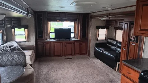 32 FT RV RENTAL — image 2 of 5