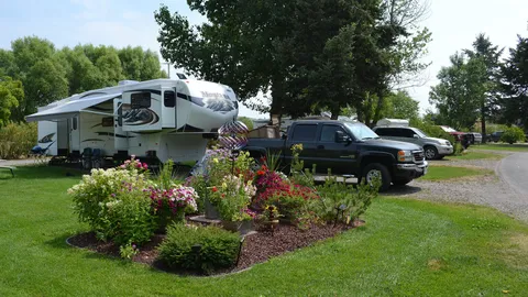 30/50 Amp Pull Thru FHU RV Site (Big Rig Friendly) — image 1 of 4