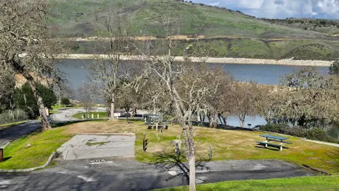 Sandy Point - 8 Vehicles ONLY /  (Refundable Security Deposit Included in Nightly Rate) — image 2 of 4