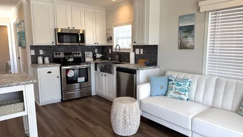 Park Model Rental 1 Bedroom — image 7 of 7