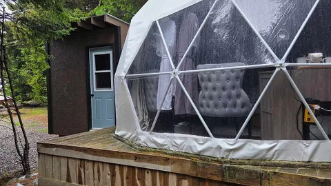 Lower Dome w/ Lobster Pot Hot Tub — image 2 of 17
