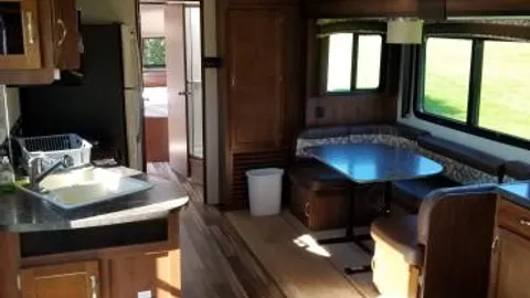 Jay Flight RV Rental — image 11 of 11