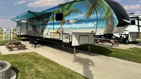 RV Rental 2BR/2BA 4 Guests — image 1 of 16