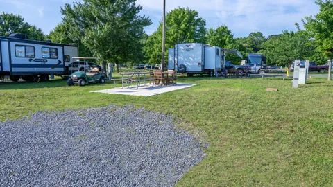 Deluxe Back-In FHU RV Site — image 2 of 7
