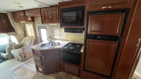 Hardy's Camper — image 8 of 8