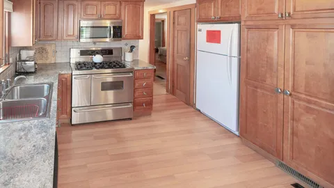 Marshall House 4 Bedroom 2 1/2 Bath — image 2 of 17