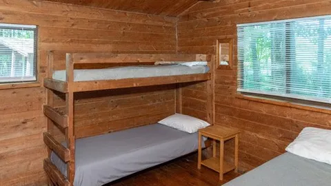 Rustic Cabin, 1 Room — image 2 of 6