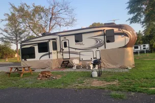 Should Be Fishing Campground – photo 4