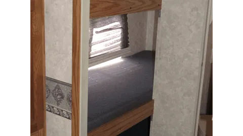 RENTAL CAMPER 81 — image 7 of 7