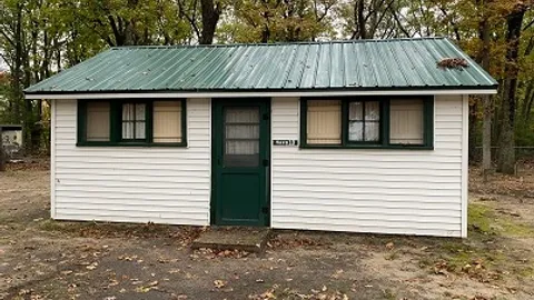 Hang 10 Bunk Cabin — image 1 of 3