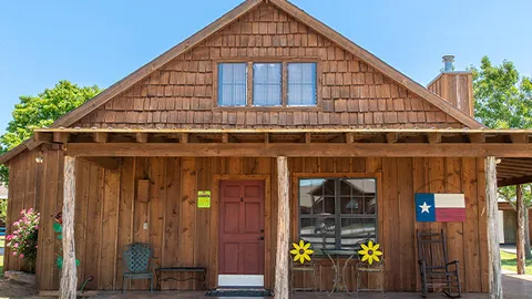 Cozy Cottage — image 1 of 7
